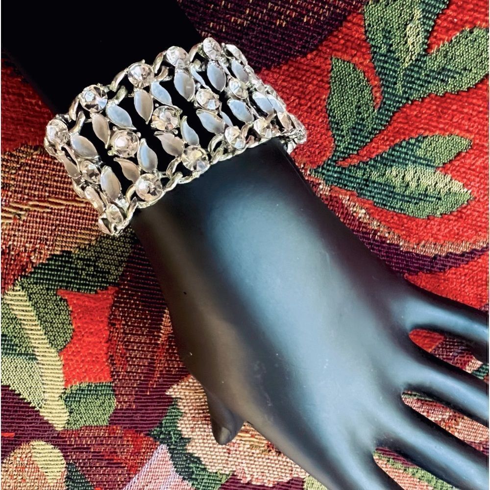 Vintage Silver Rhinestone Petal Link Bracelet